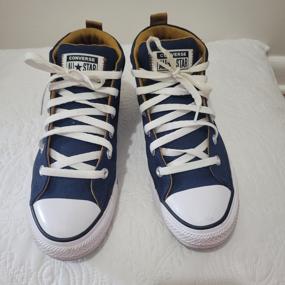 Converse - Picture 2 of 6